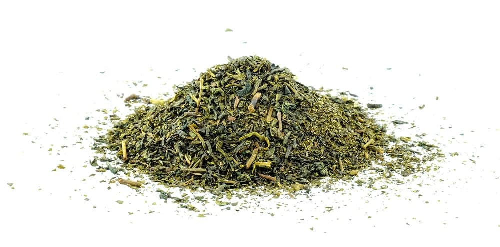 dried green tea leaves