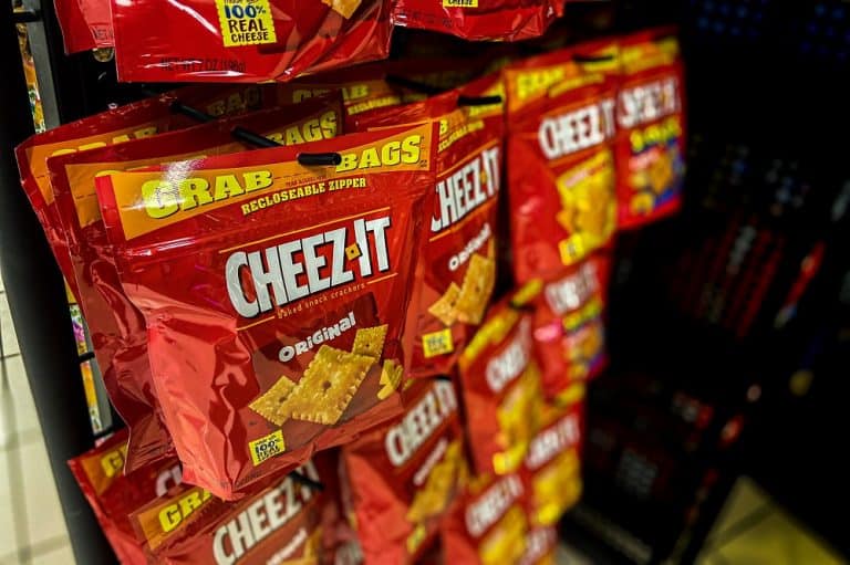 Are CheezIts Vegan? Snack Explained Vegan Picker